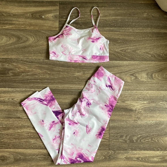 NWT 2 Piece Seamless Yoga Set 7/8 Legging and Bralette Lavender and White S/M/L - Picture 7 of 9